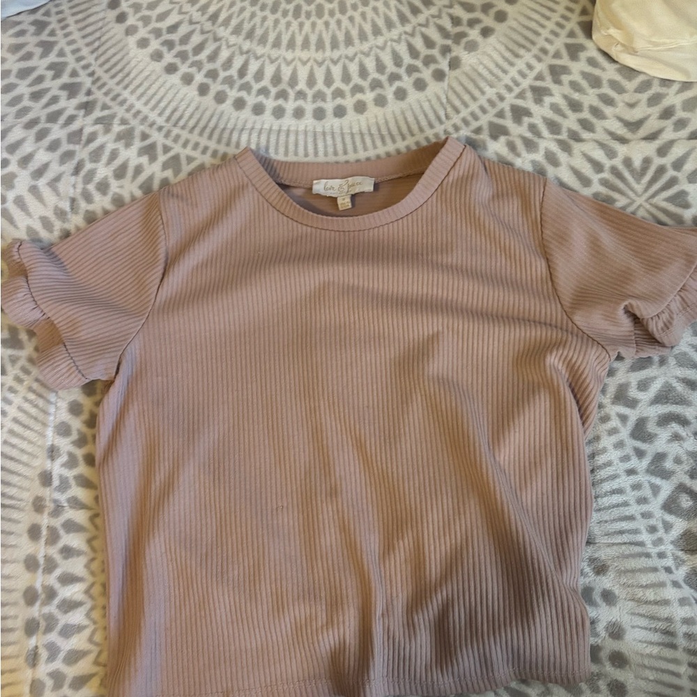 PINK CROP TOP WITH A TIE IN THE BACK